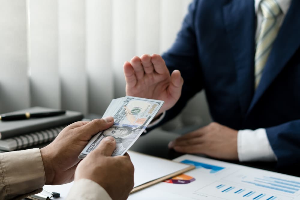 lawyer refusing and don't receive money 
